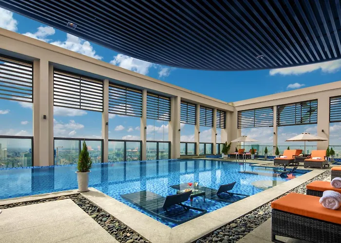 Luxury Beach Condo 5-Star, Rooftop Pool