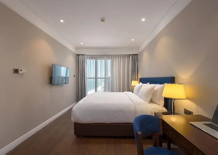 Luxury Beach Condo 5-Star, Rooftop Pool