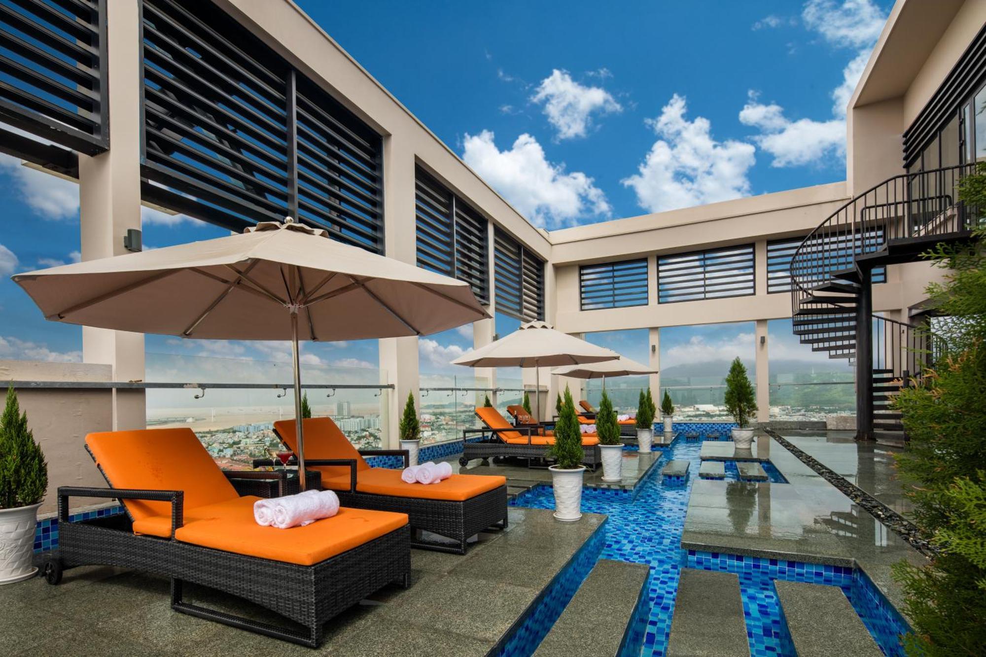 Luxury 5-star, Rooftop Pool Da Nang