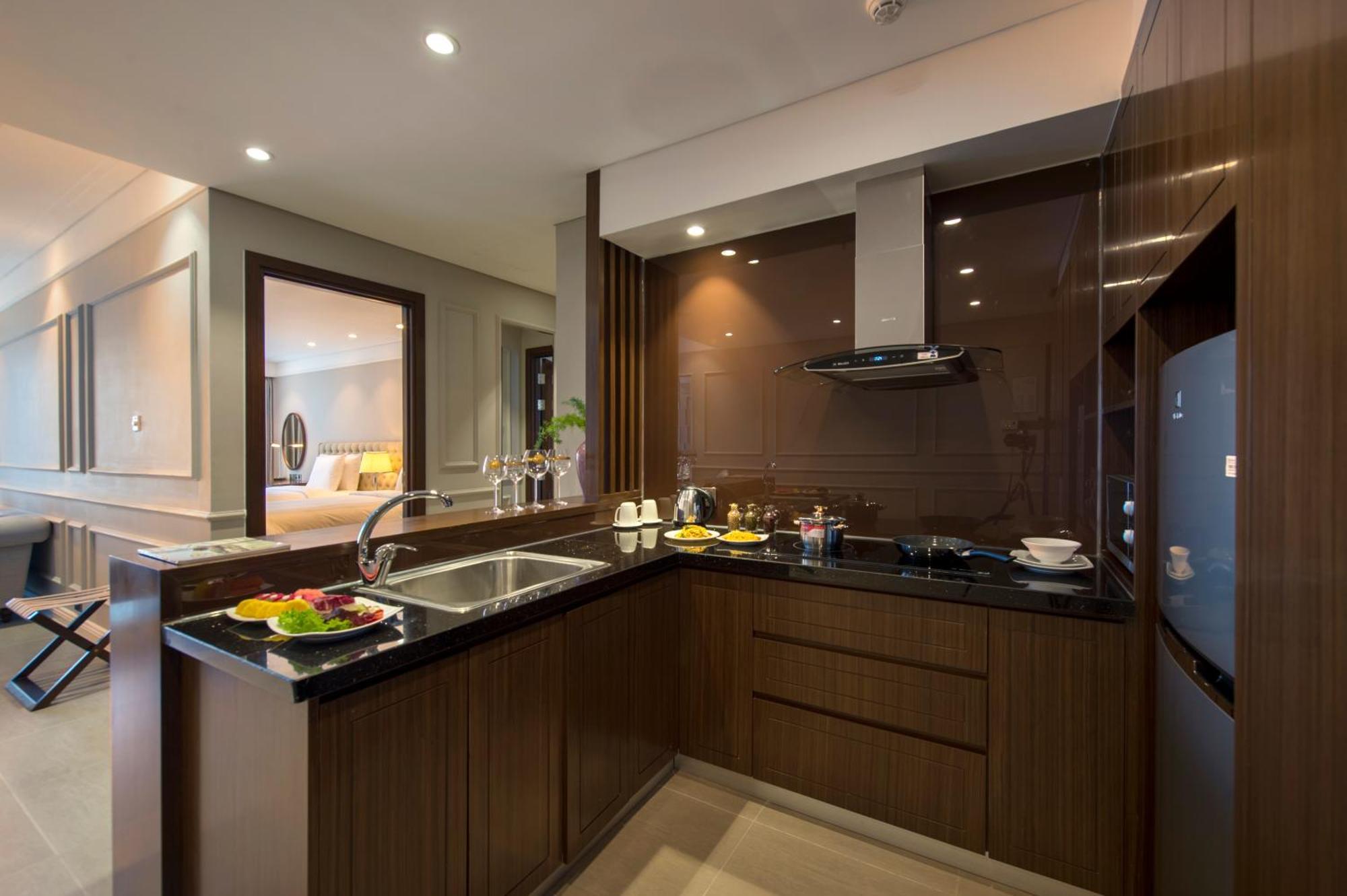 Luxury 5-star, Rooftop Pool Apartment Da Nang