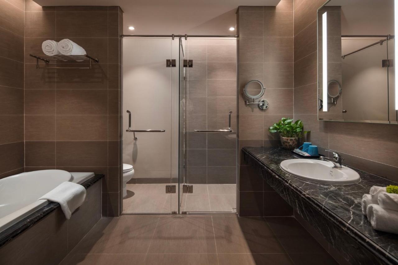 Luxury 5-star, Rooftop Pool