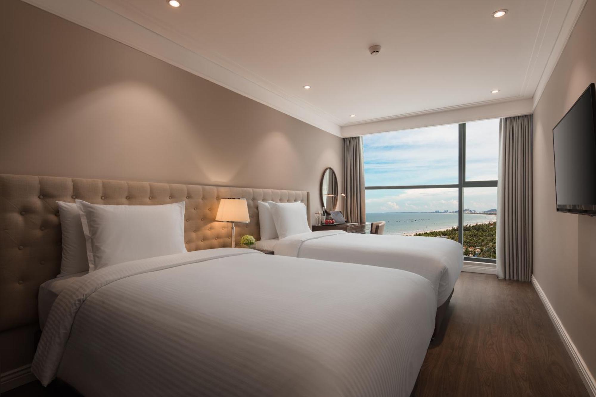 Luxury 5-star, Rooftop Pool Apartment Da Nang